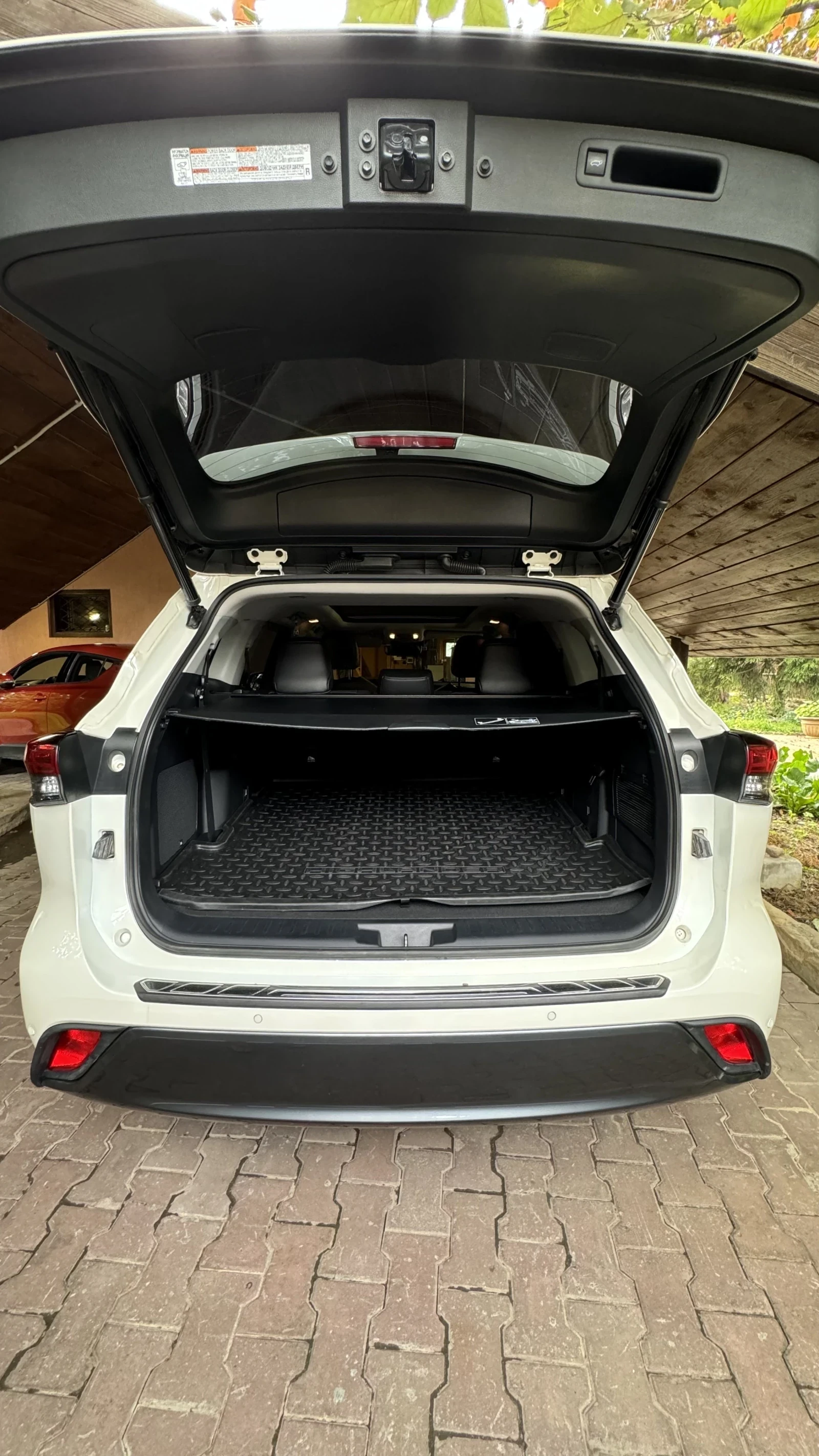 Toyota Highlander, 2021г, полный привод, автомат