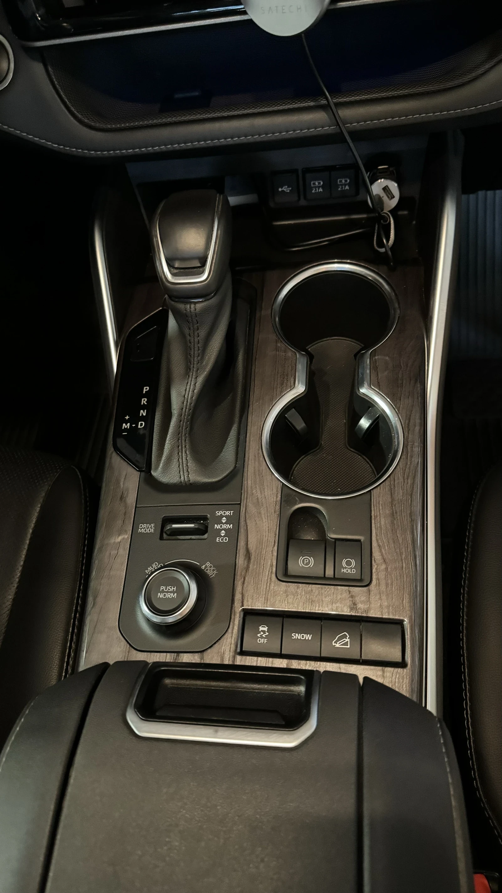 Toyota Highlander, 2021г, полный привод, автомат