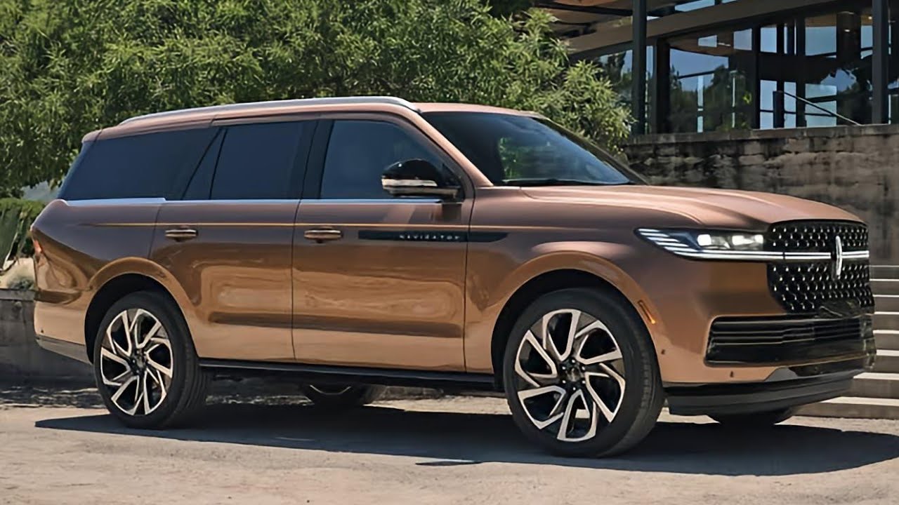 В Россию поступили Lincoln Navigator 2025.