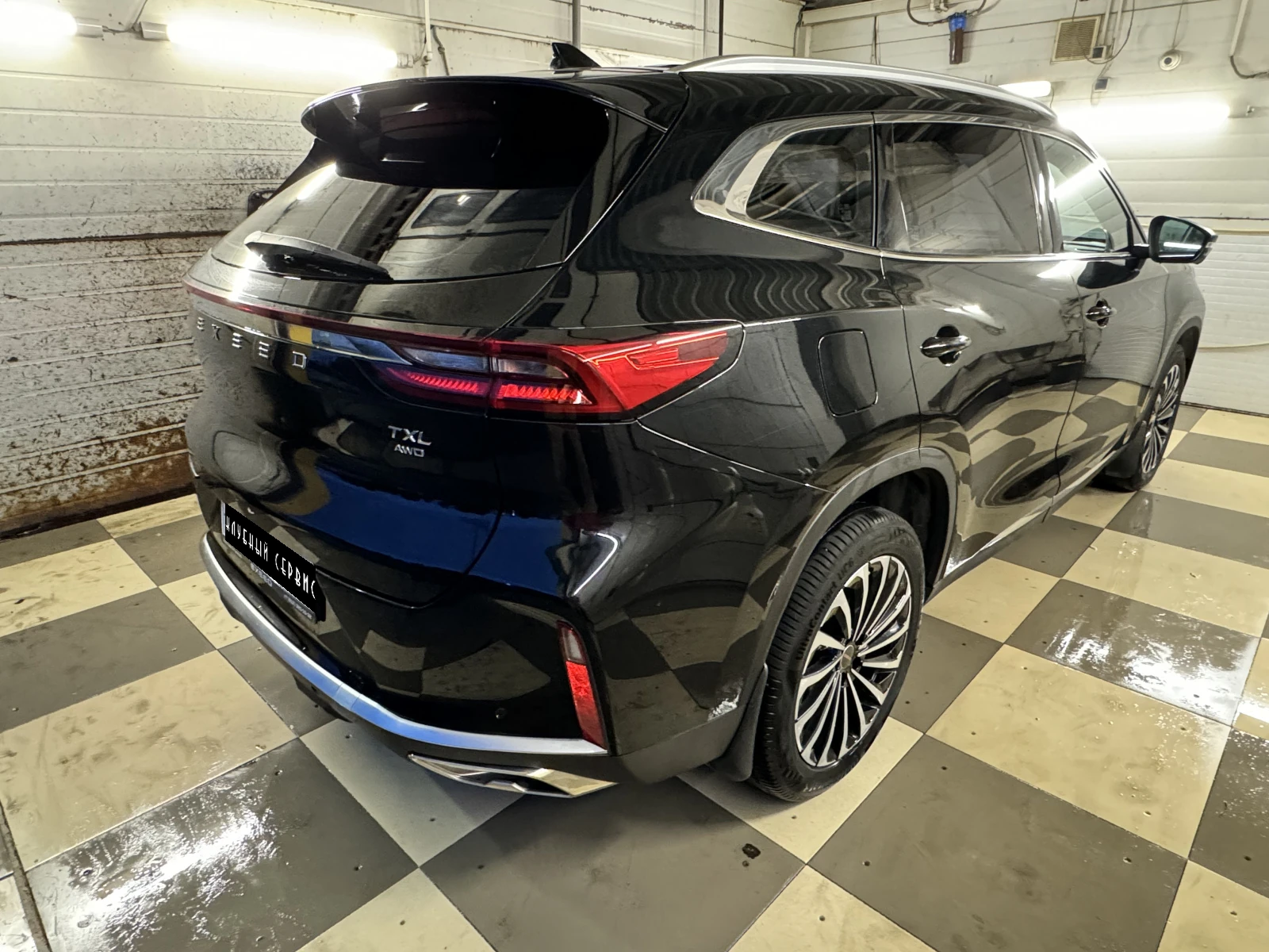 Exeed TXL, 2022г, полный привод, робот