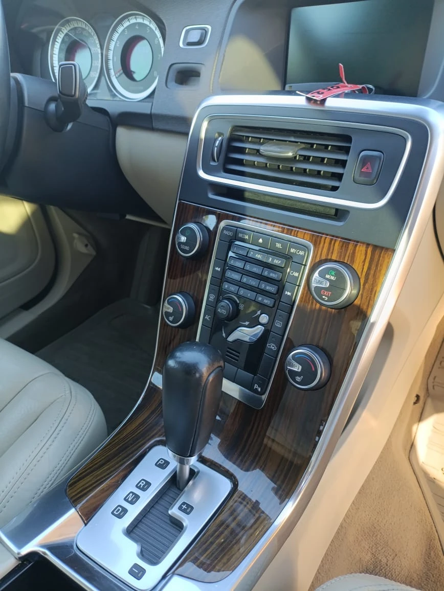 Volvo S60, 2010г, передний привод, робот