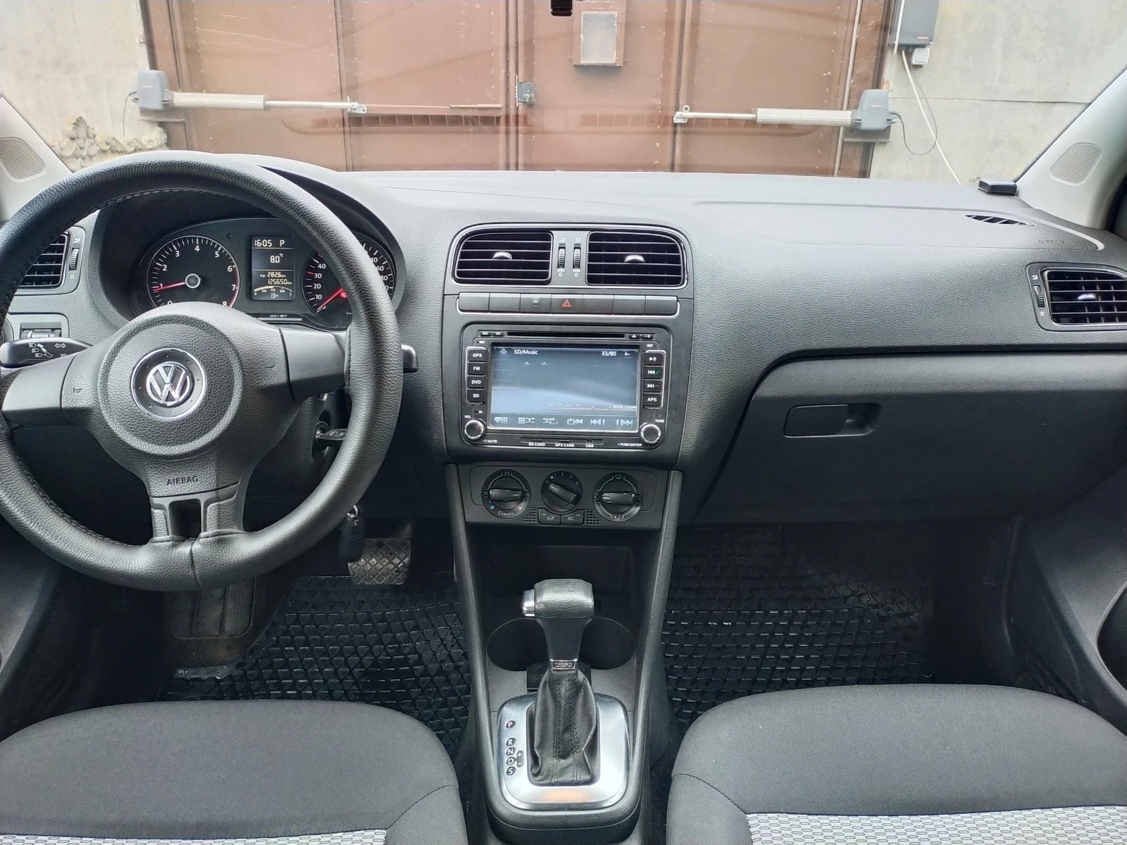 Volkswagen Polo, 2010г, передний привод, робот