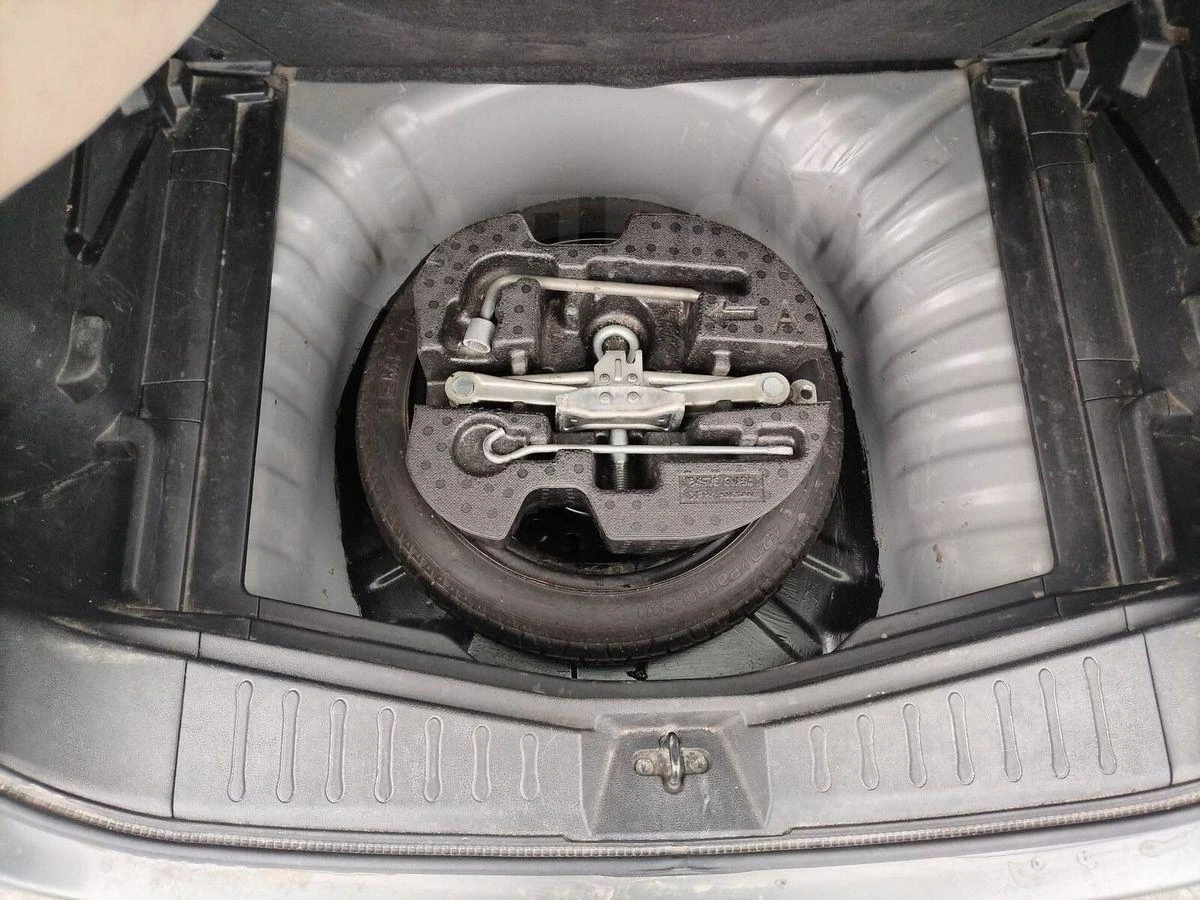 Nissan Note, 2013г, передний привод, вариатор