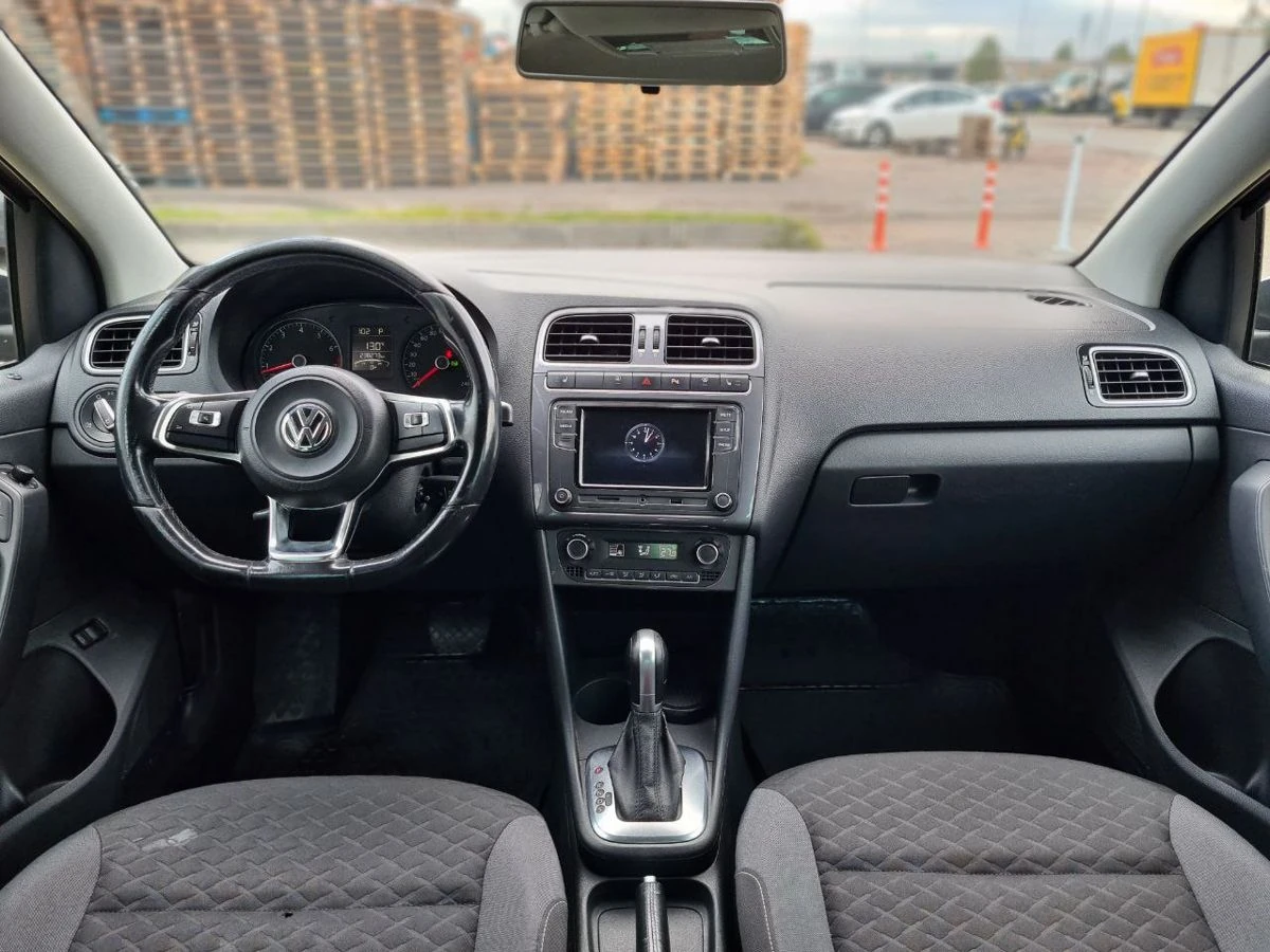 Volkswagen Polo, 2018г, передний привод, автомат