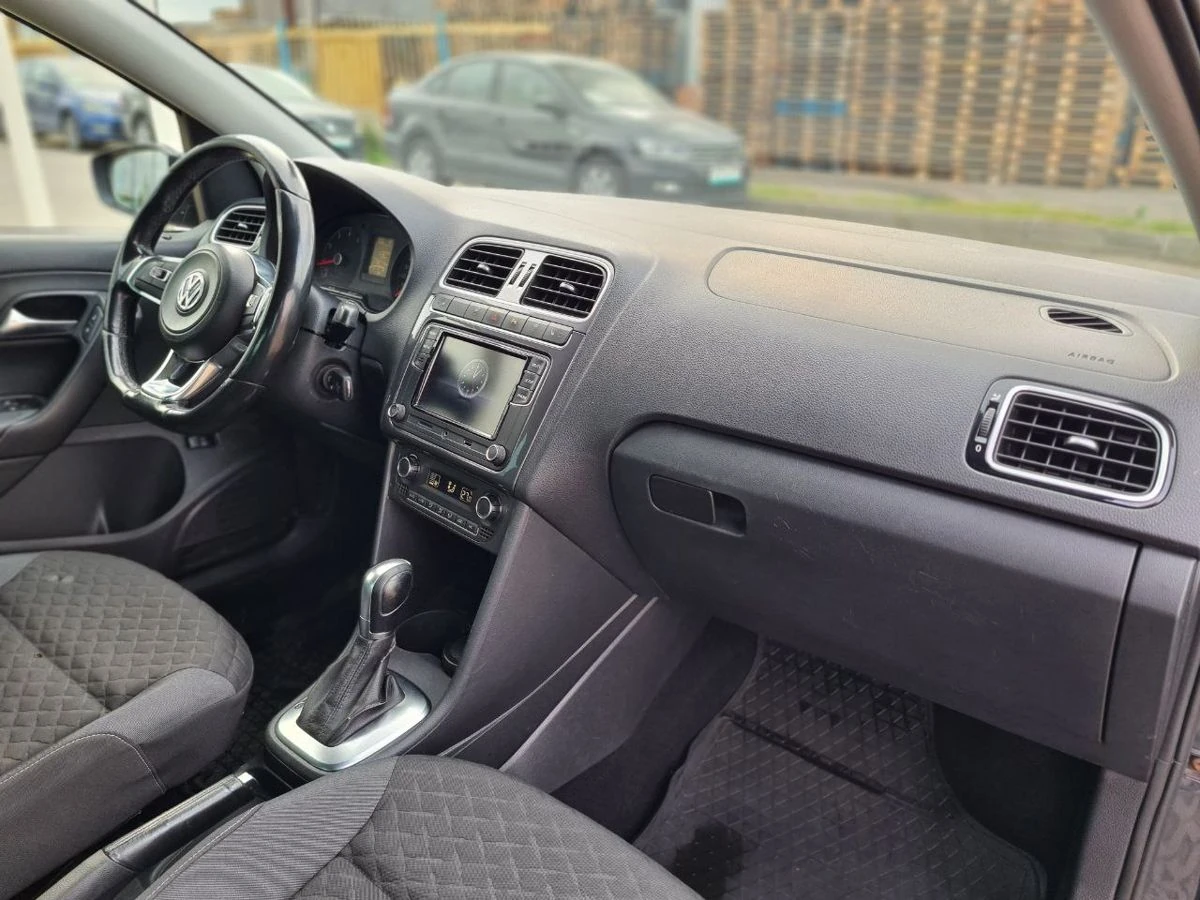 Volkswagen Polo, 2018г, передний привод, автомат