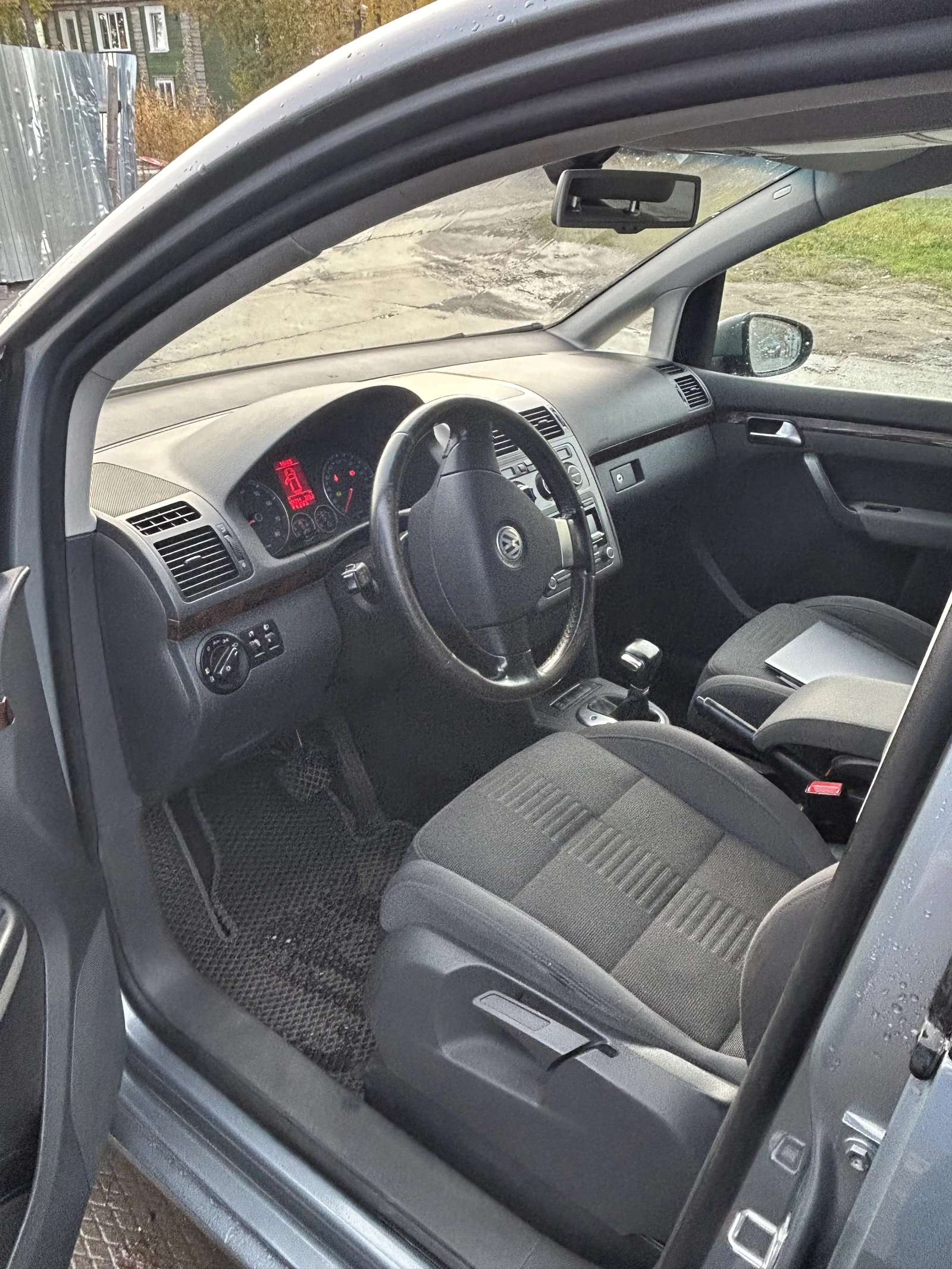 Volkswagen Touran, 2010г, передний привод, робот