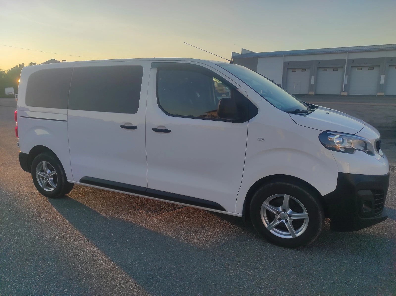 Peugeot Expert, 2021г, передний привод, механика