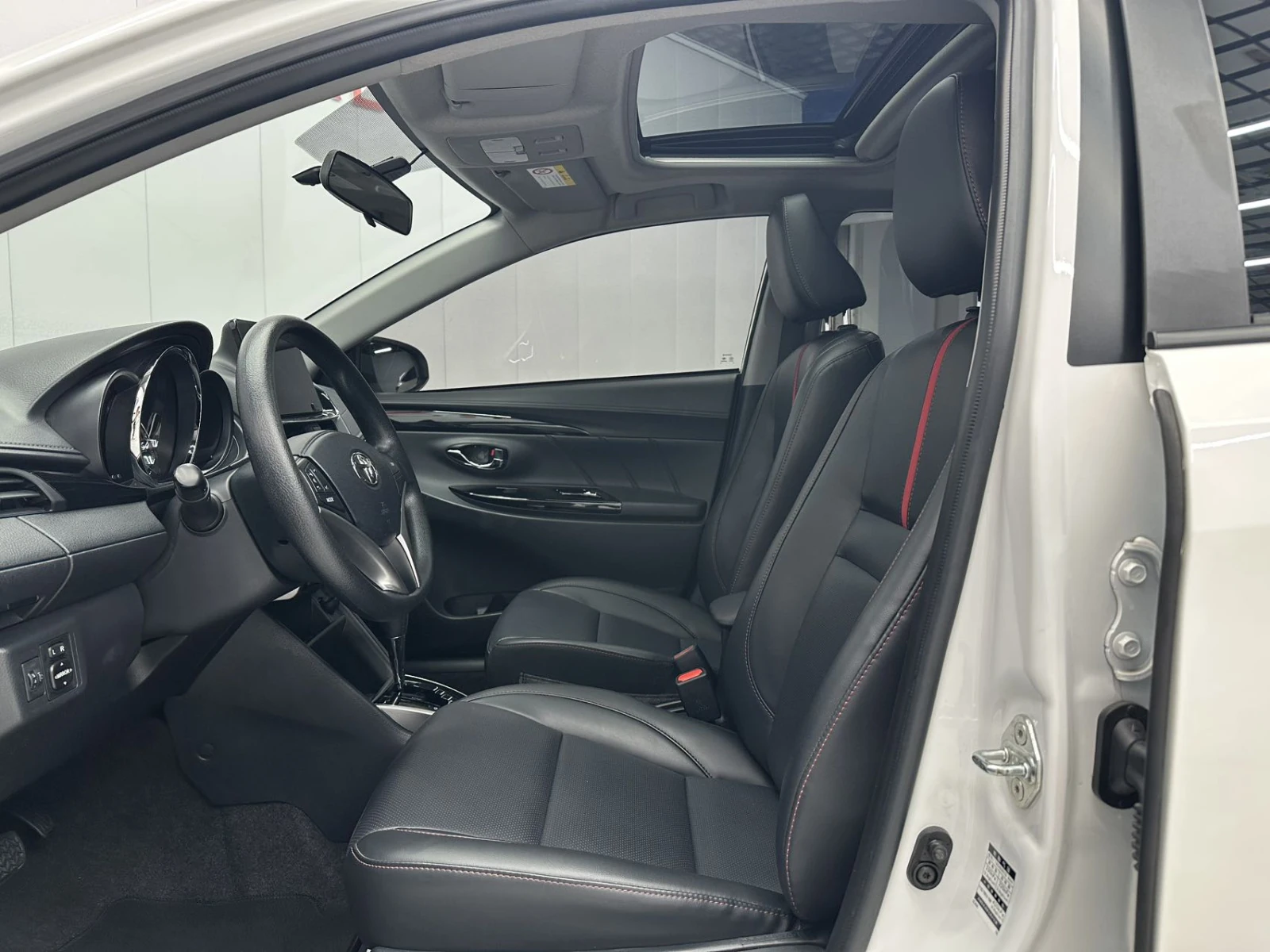 Toyota Yaris, 2021г, полный привод, вариатор