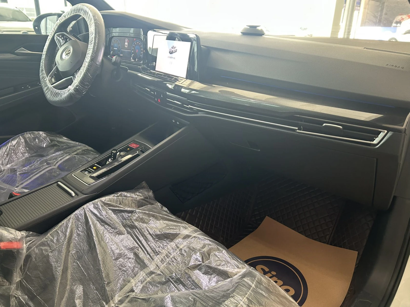 Volkswagen Golf, 2020г, передний привод, робот