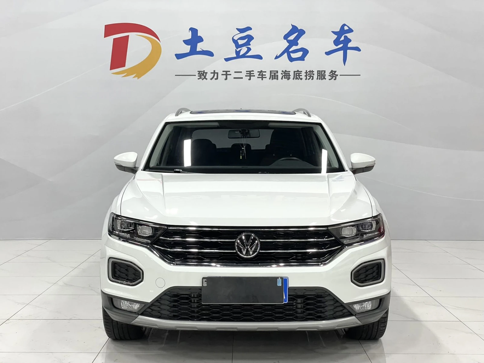 Volkswagen T-Roc, 2022г, полный привод, робот