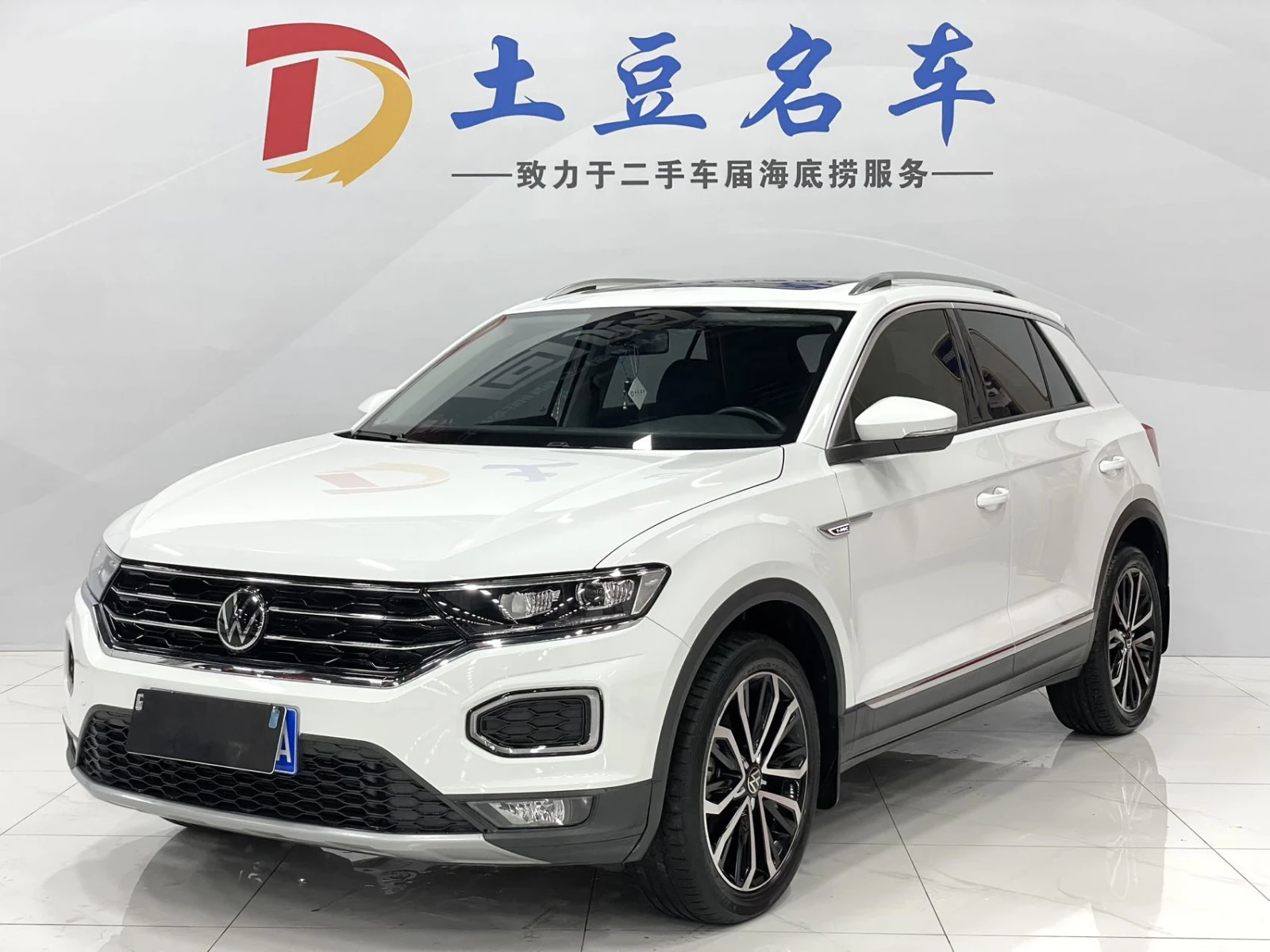 Volkswagen T-Roc, 2022г, полный привод, робот