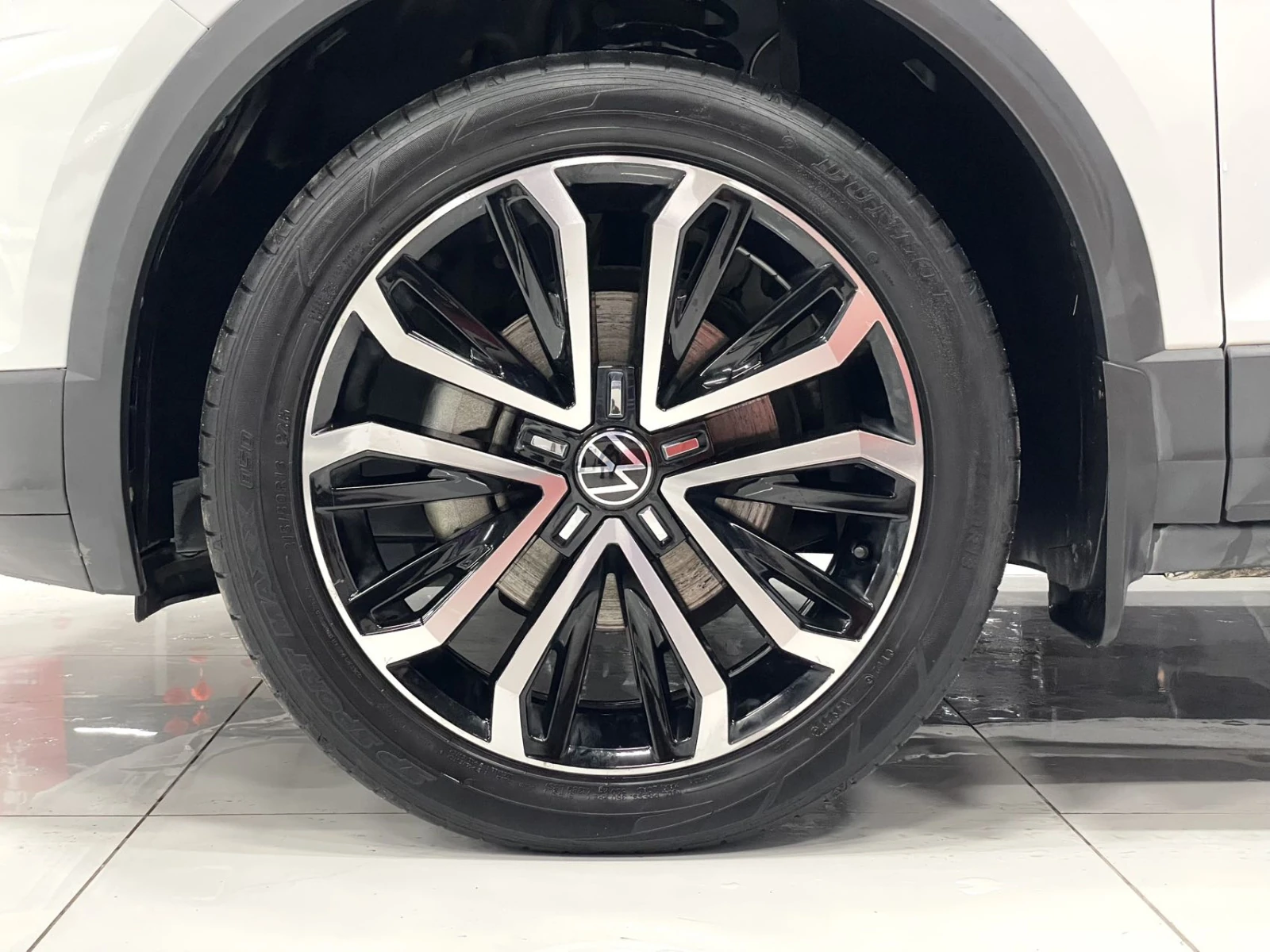 Volkswagen T-Roc, 2022г, полный привод, робот