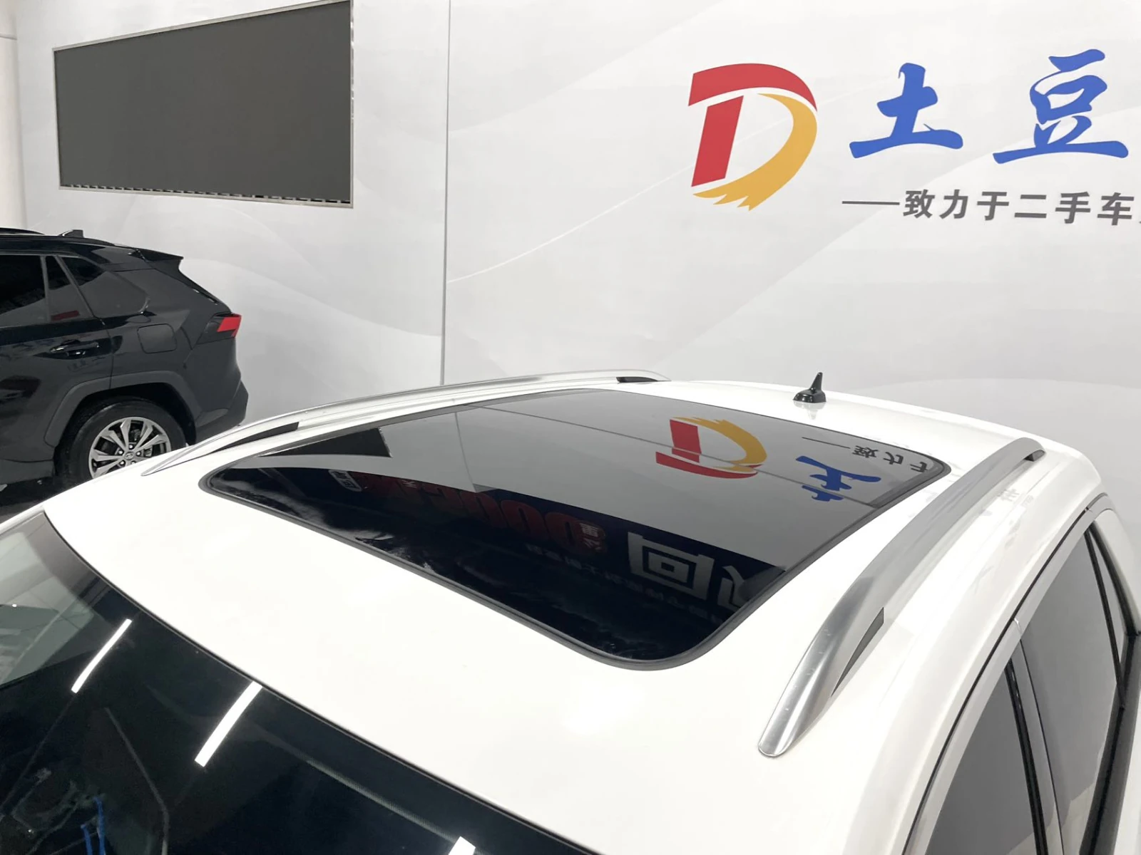 Volkswagen T-Roc, 2022г, полный привод, робот