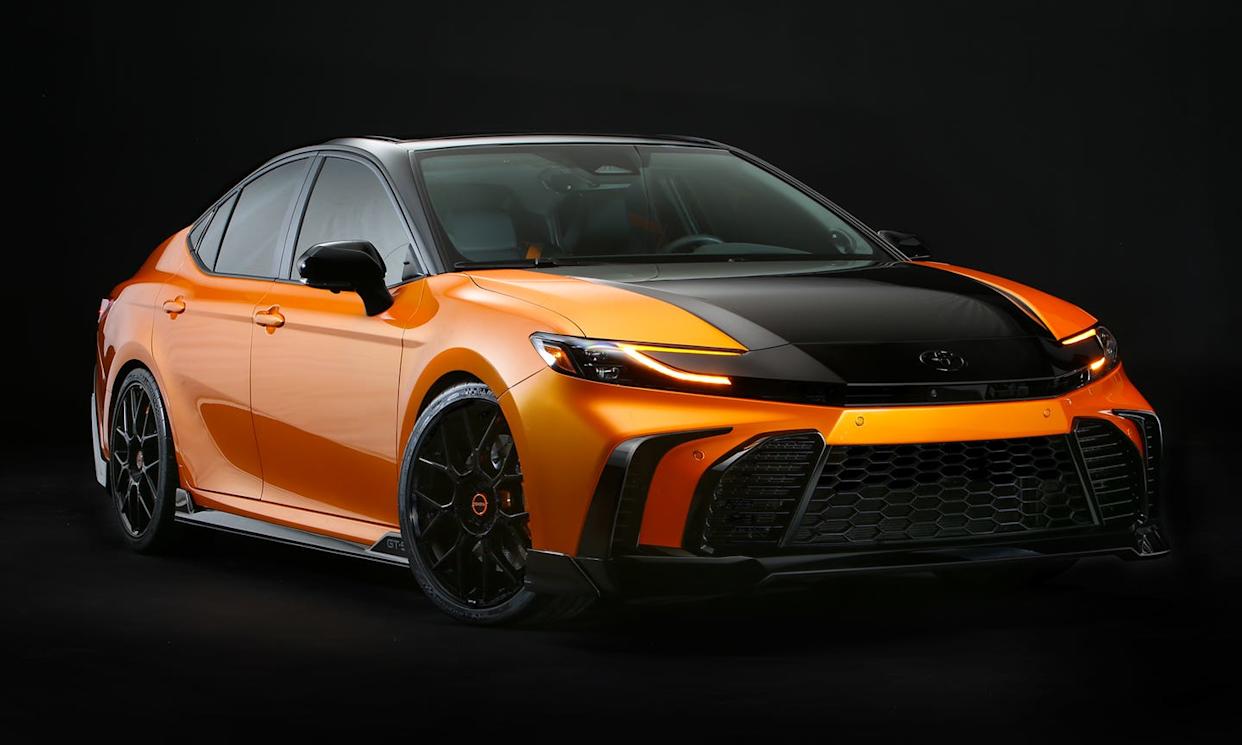 Toyota представила концептуальный седан Camry GT-S