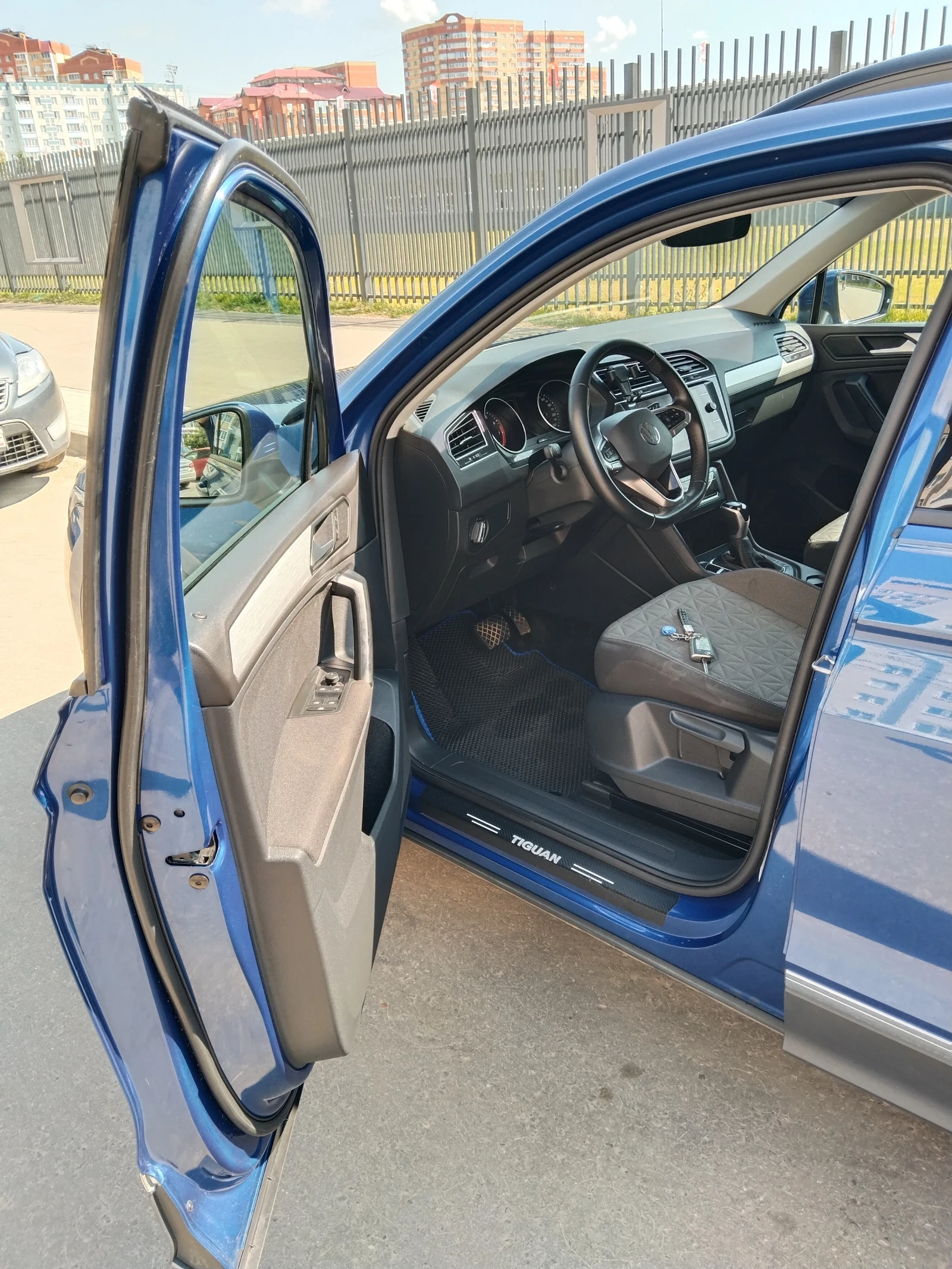 Volkswagen Tiguan, 2021г, передний привод, робот