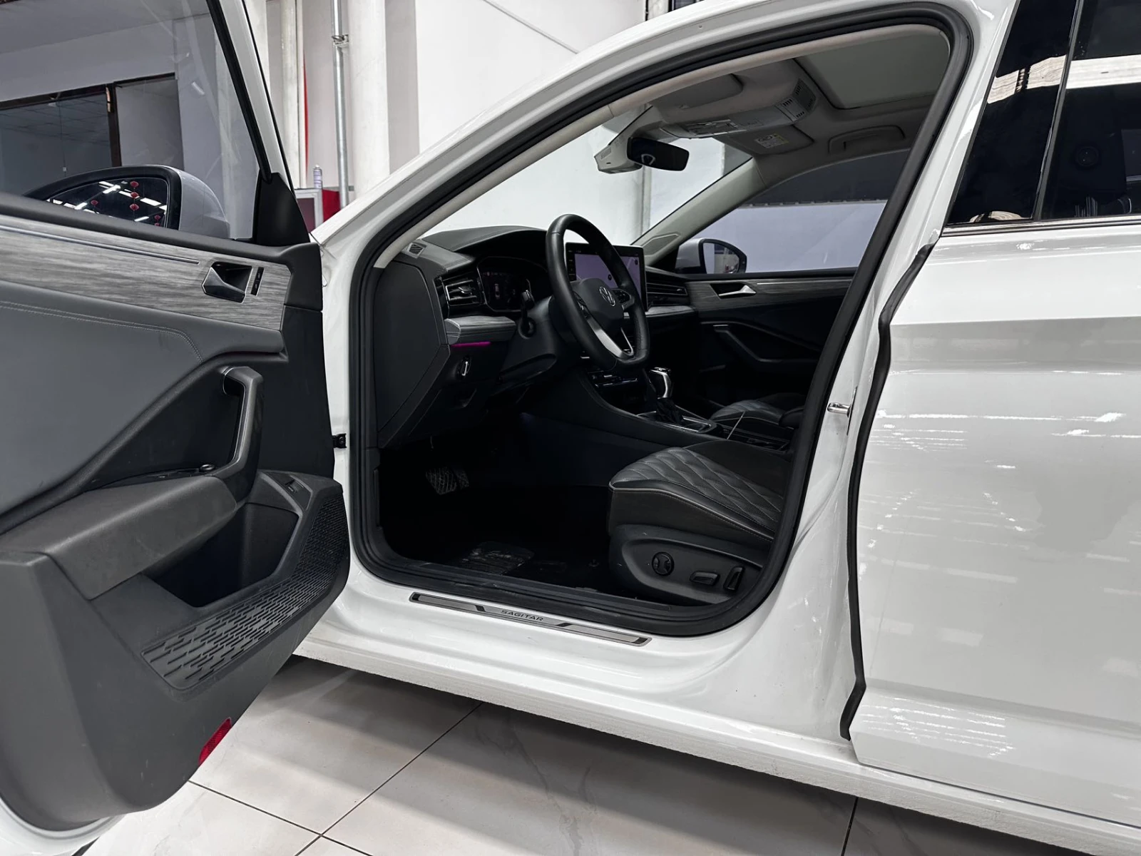 Volkswagen Jetta, 2022г, передний привод, автомат