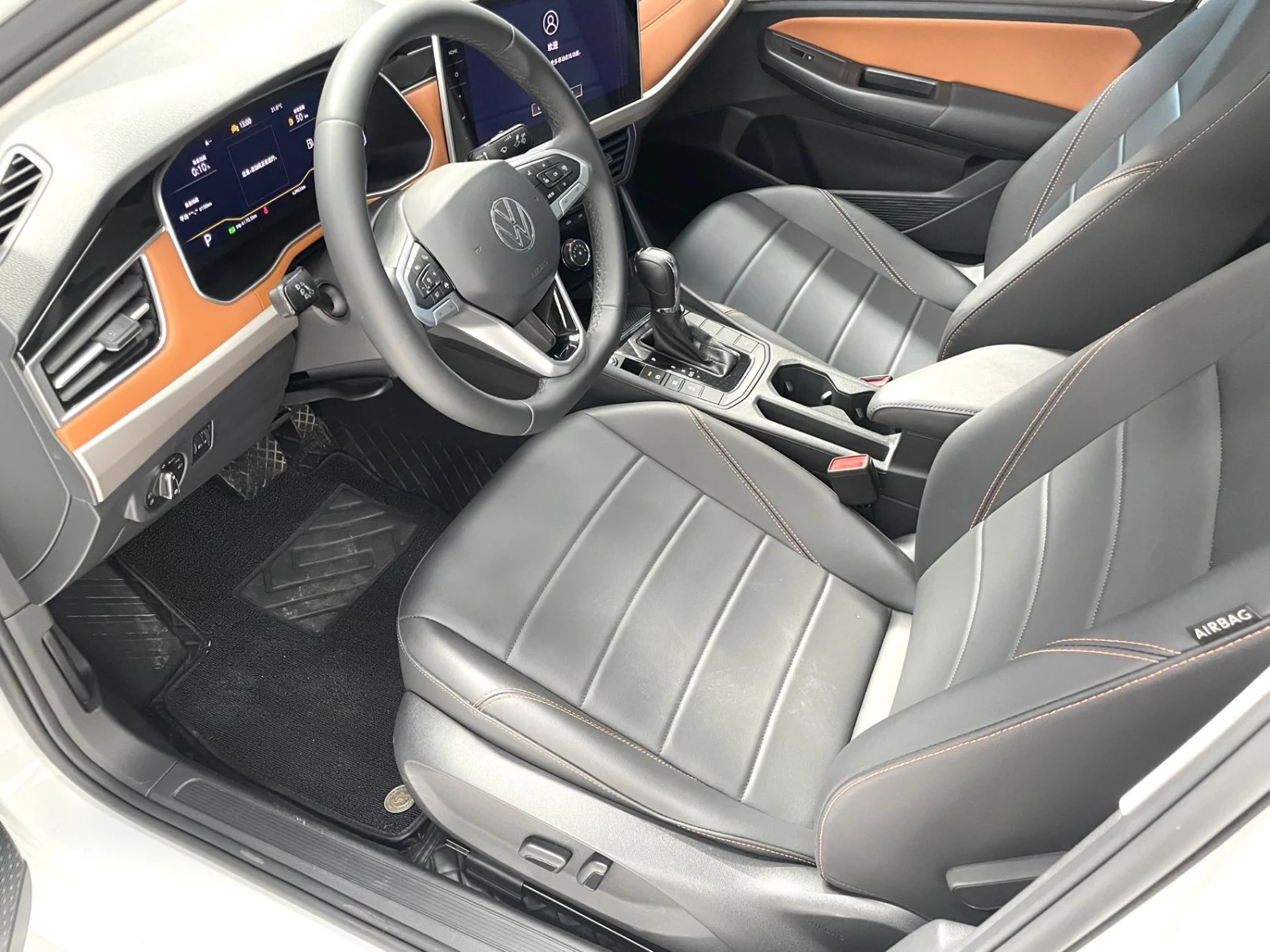 Volkswagen Bora, 2022г, передний привод, робот