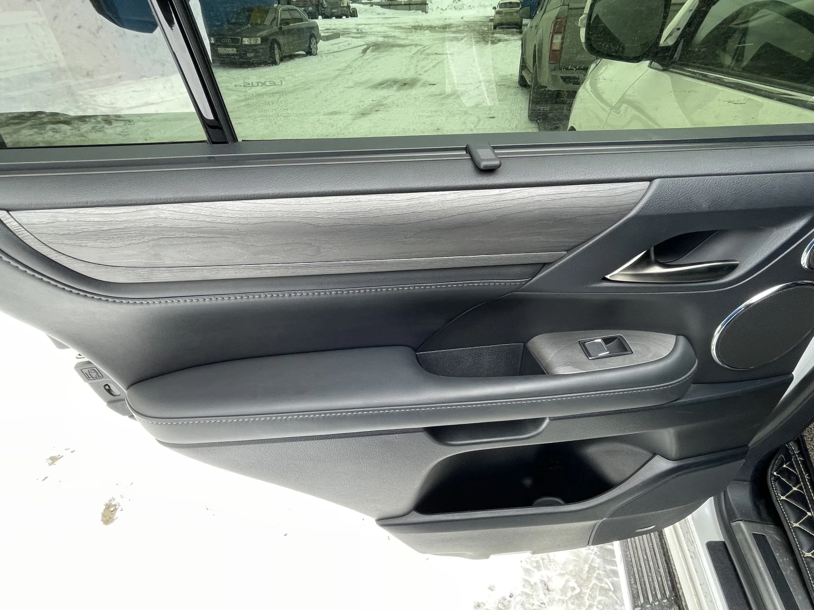 Lexus LX, 2016г, полный привод, автомат