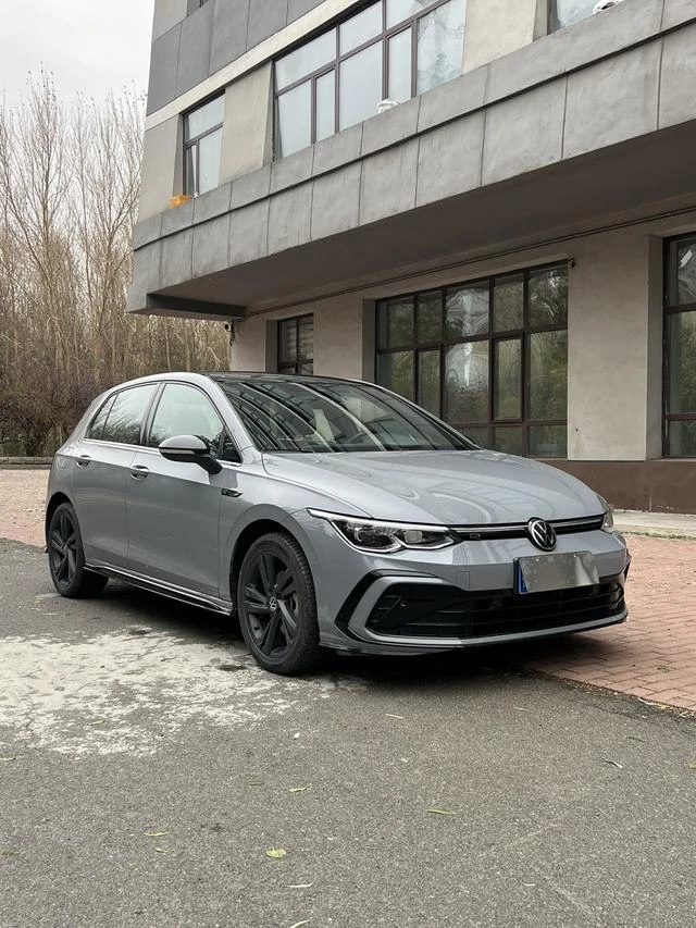 Volkswagen Golf, 2021г, передний привод, робот