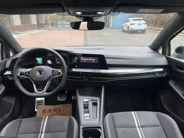 Volkswagen Golf, 2021г, передний привод, робот