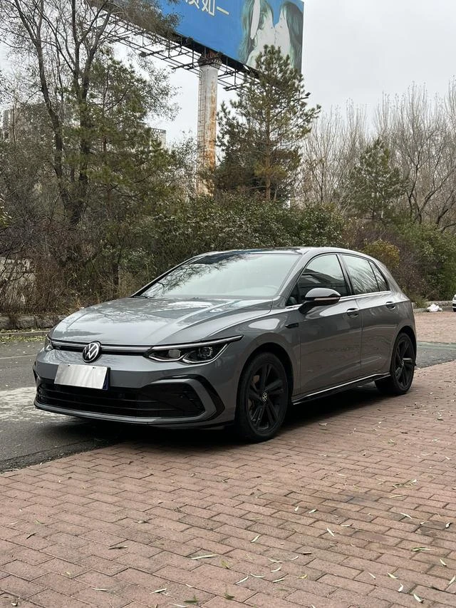 Volkswagen Golf, 2021г, передний привод, робот