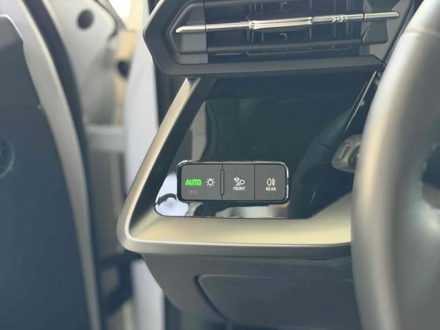 Audi A3, 2023г, передний привод, робот