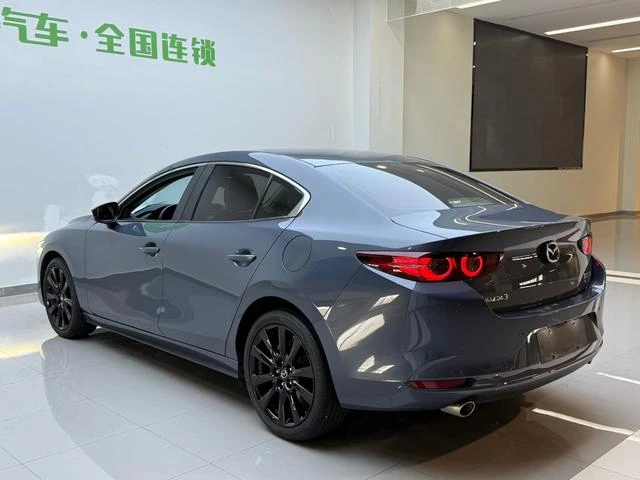 Mazda 3, 2022г, передний привод, автомат