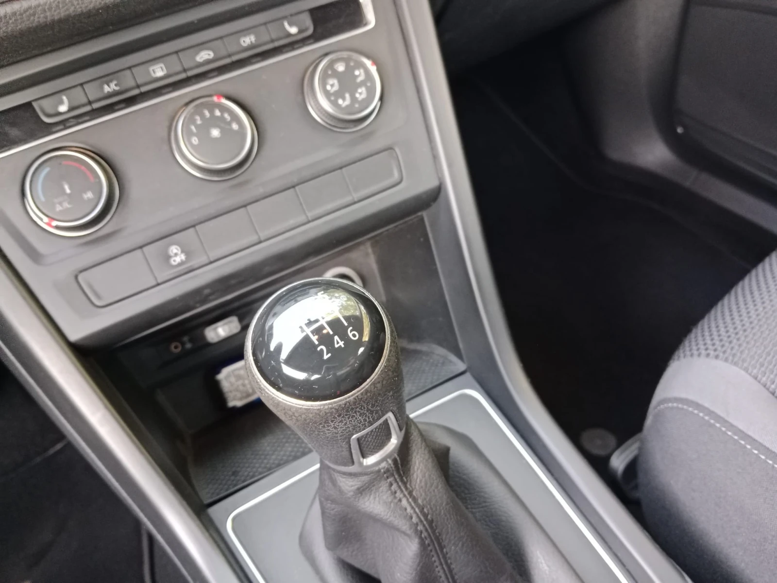 Volkswagen Touran, 2018г, передний привод, механика