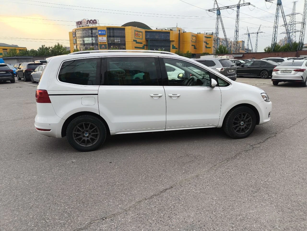 Volkswagen Sharan, 2014г, передний привод, робот