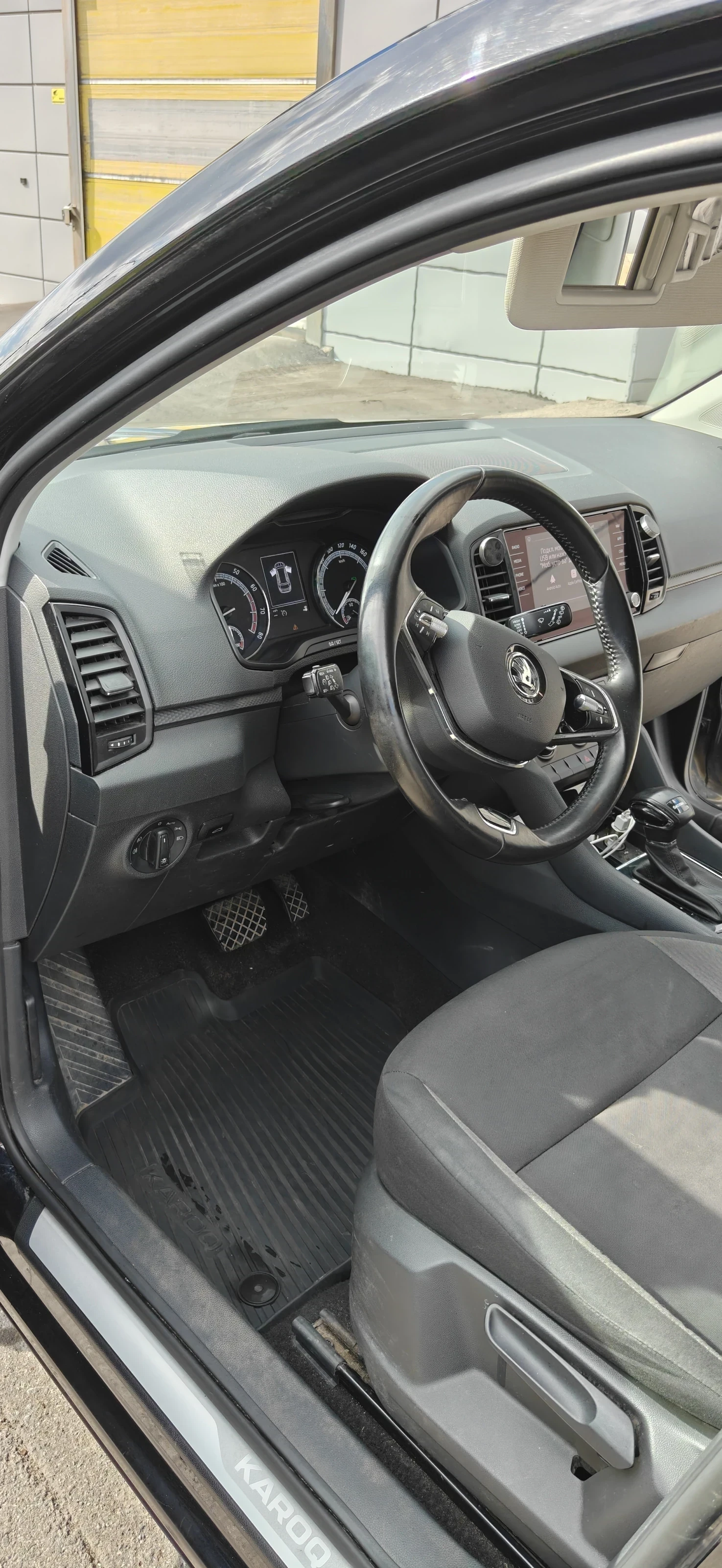 Skoda Karoq, 2021г, передний привод, автомат