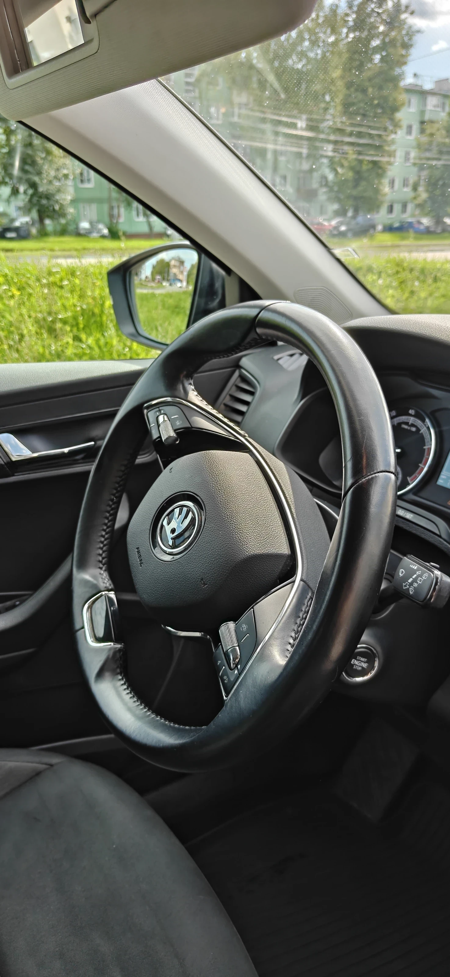 Skoda Karoq, 2021г, передний привод, автомат
