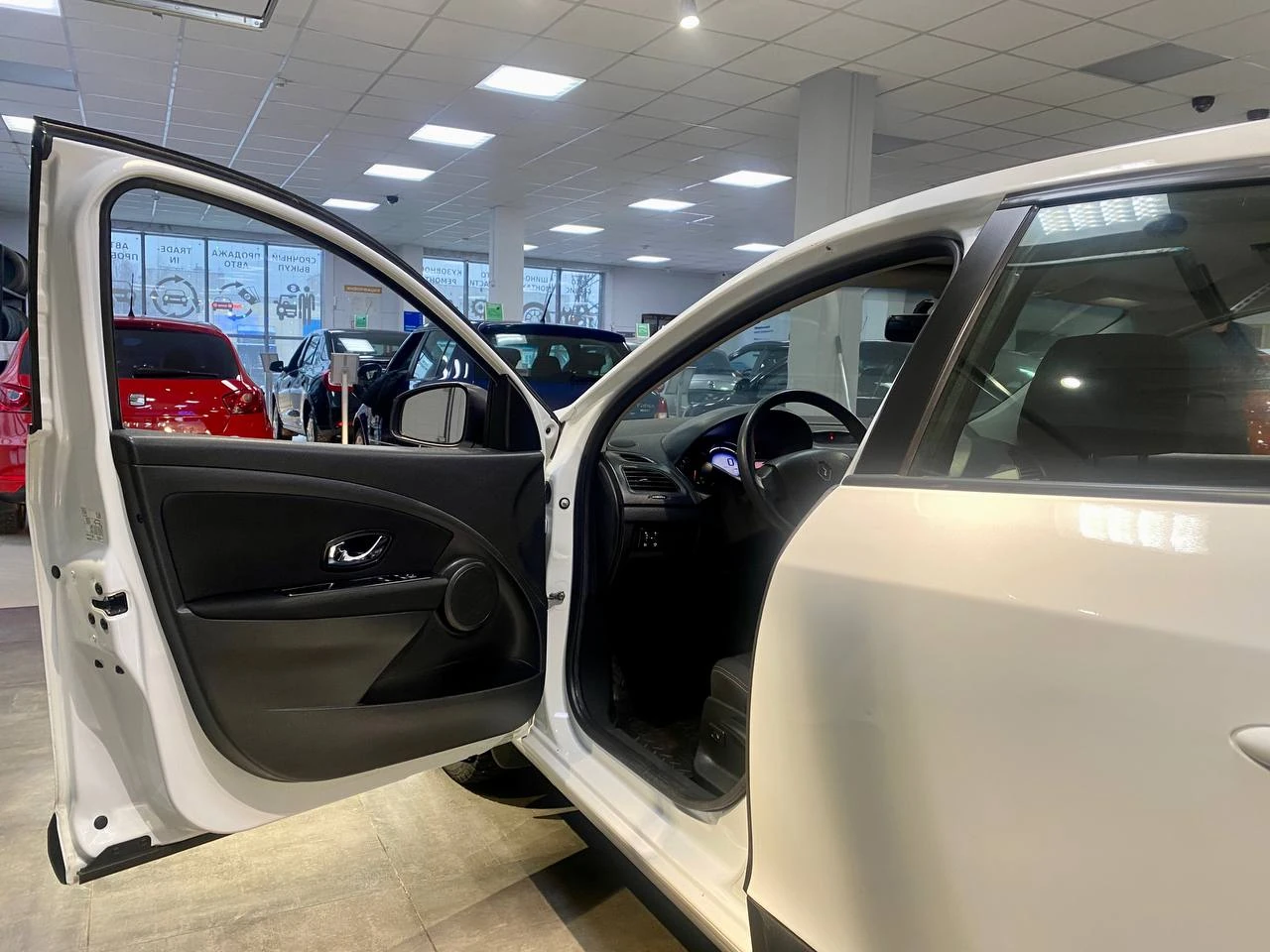 Renault Megane, 2014г, передний привод, механика