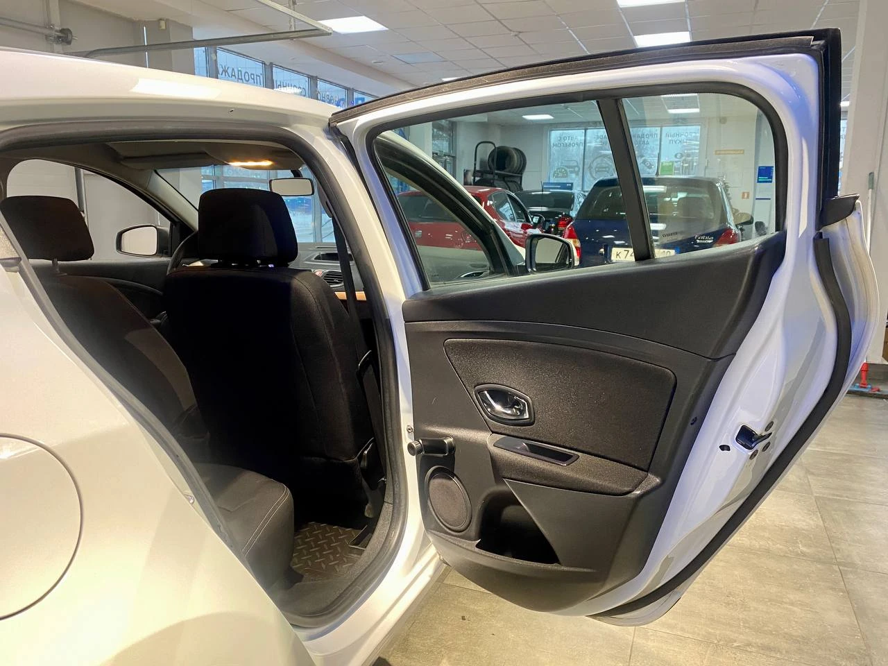 Renault Megane, 2014г, передний привод, механика