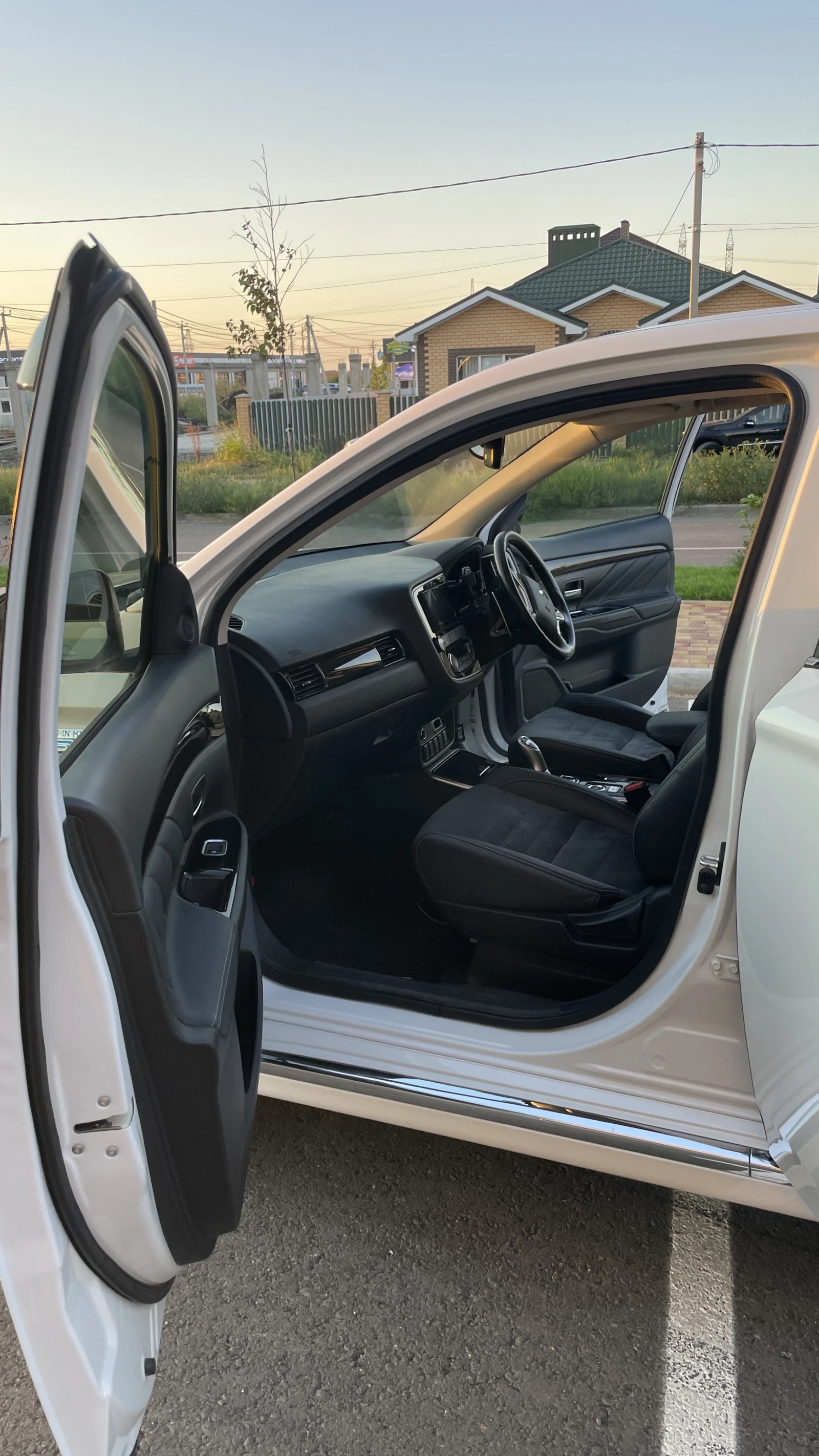 Mitsubishi Outlander, 2018г, полный привод, автомат