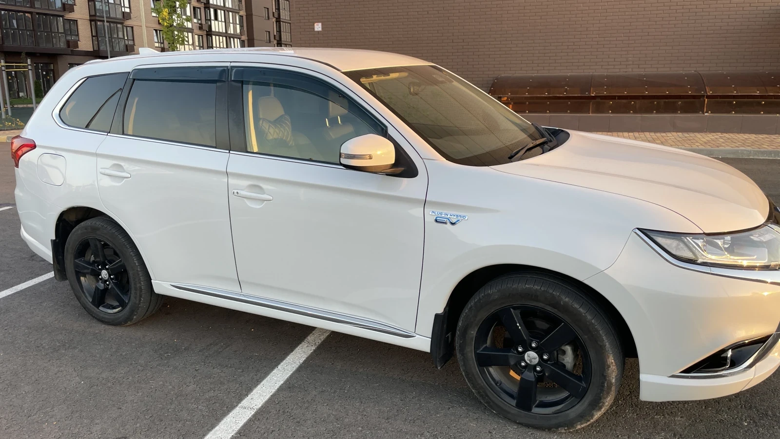 Mitsubishi Outlander, 2018г, полный привод, автомат