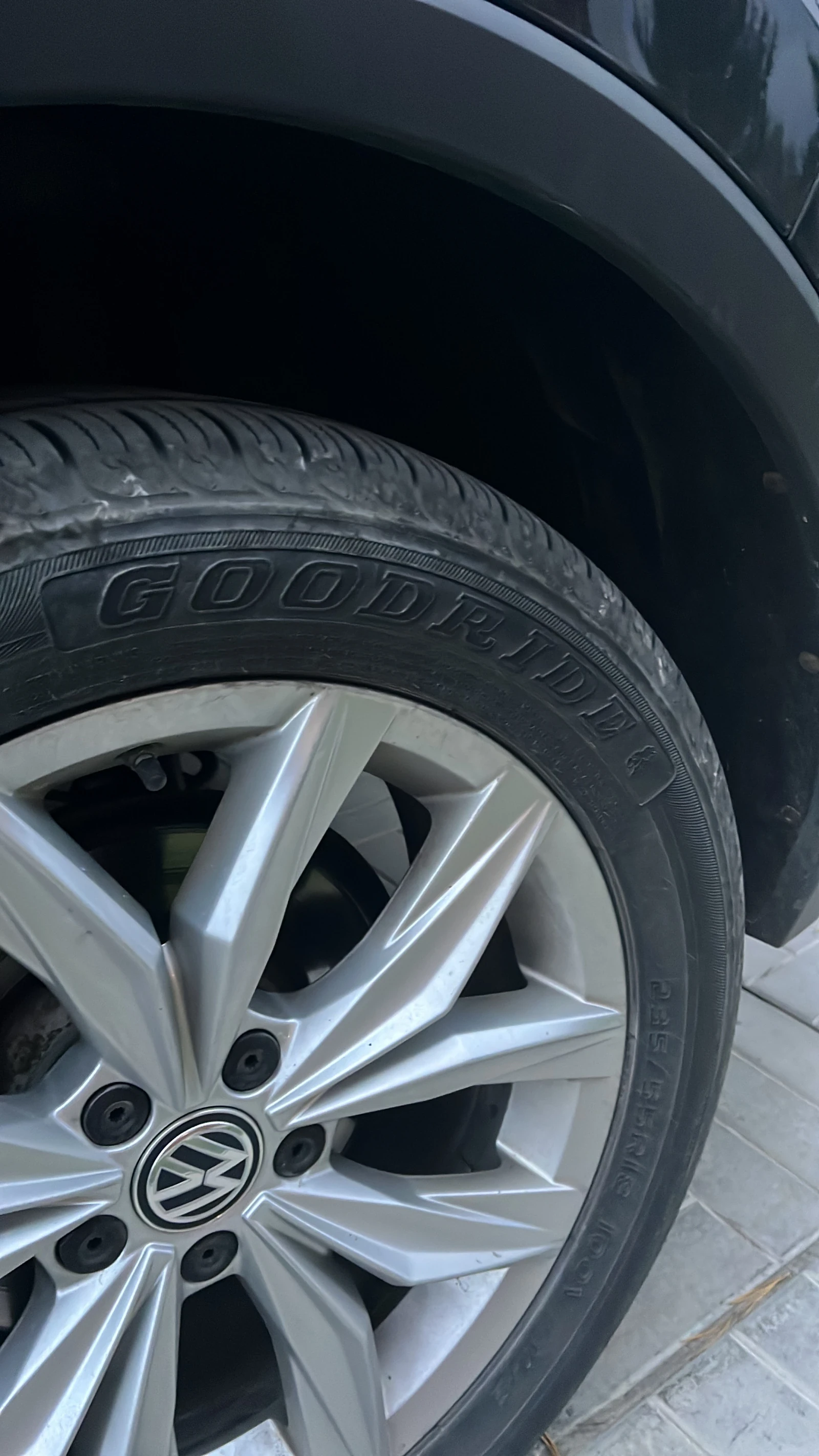 Volkswagen Tiguan, 2017г, полный привод, робот