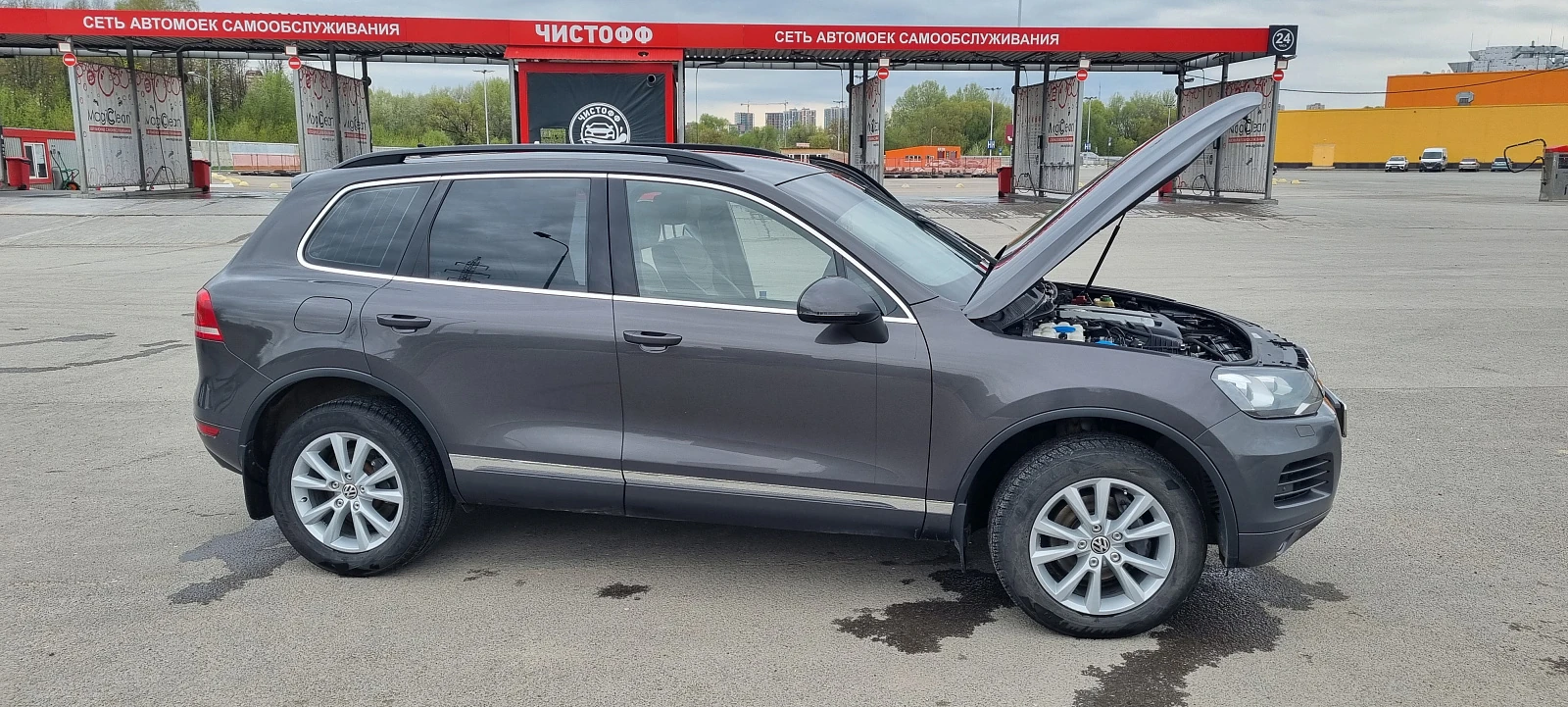 Volkswagen Touareg, 2011г, полный привод, автомат