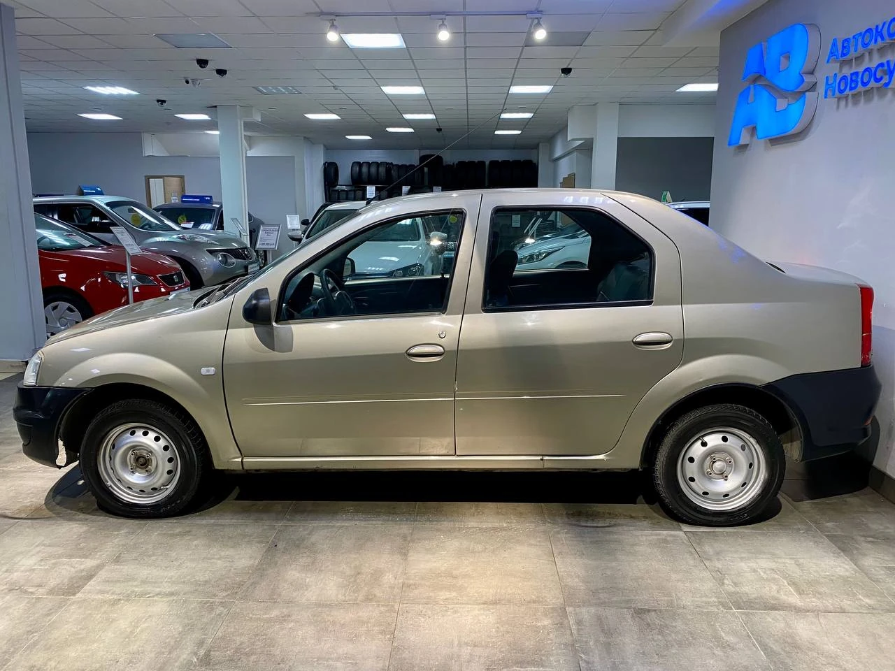 Renault Logan, 2013г, передний привод, механика