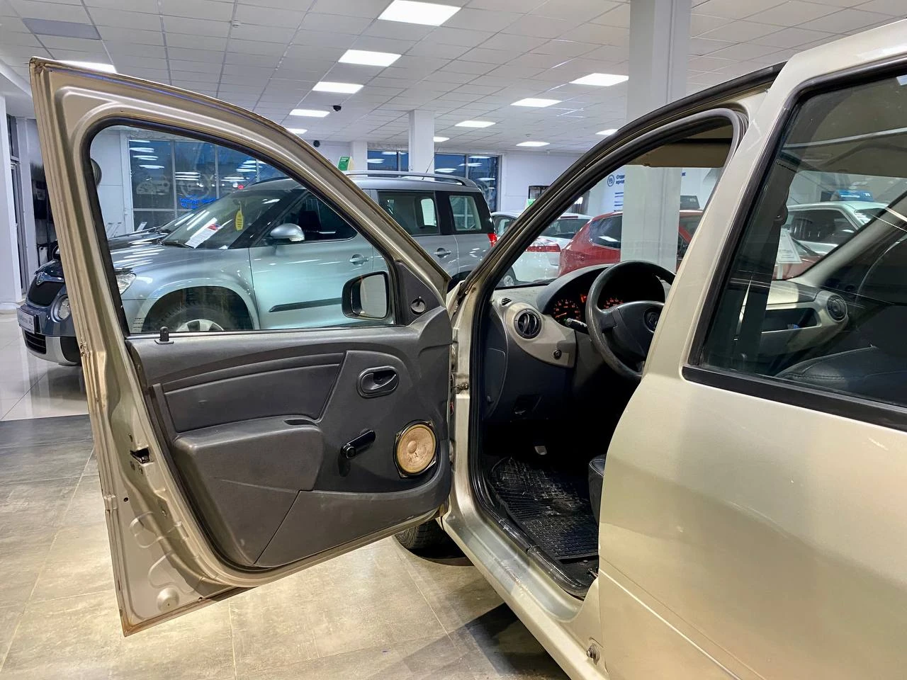 Renault Logan, 2013г, передний привод, механика