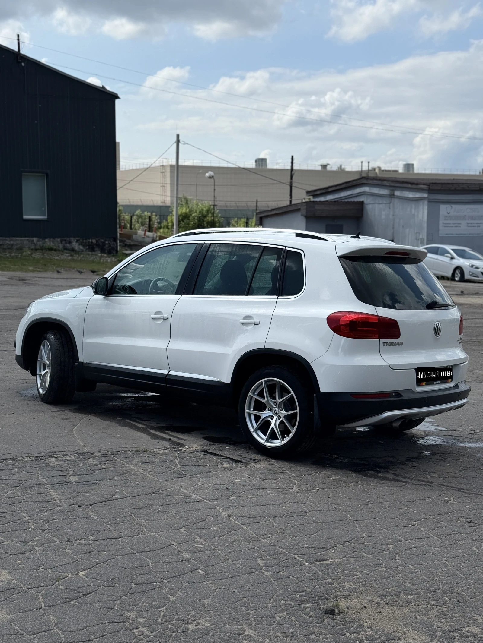 Volkswagen Tiguan, 2012г, полный привод, автомат