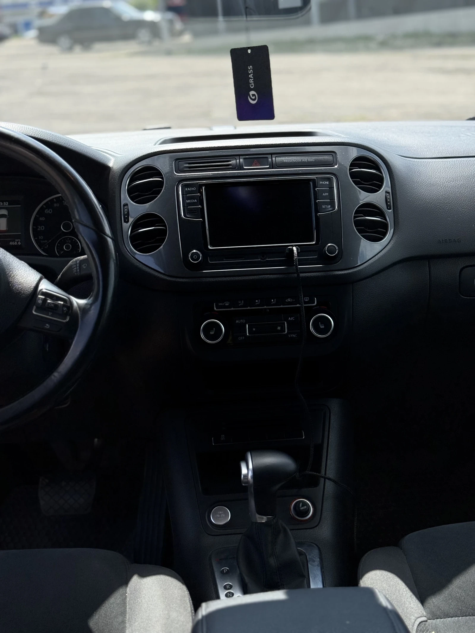 Volkswagen Tiguan, 2012г, полный привод, автомат