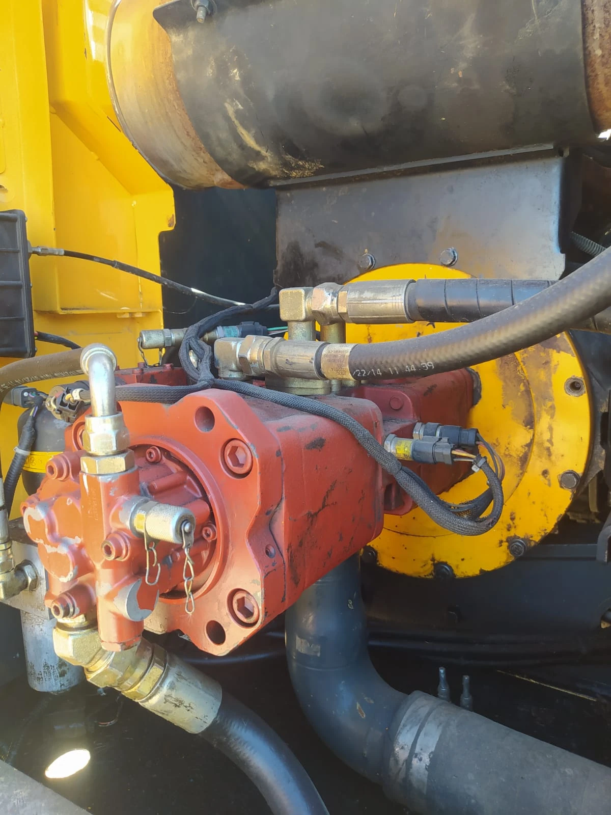 Hyundai R180NLC, 2014г