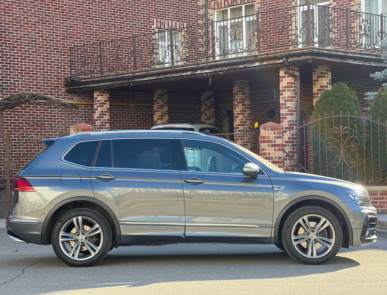 Volkswagen Tiguan, 2019г, полный привод, робот