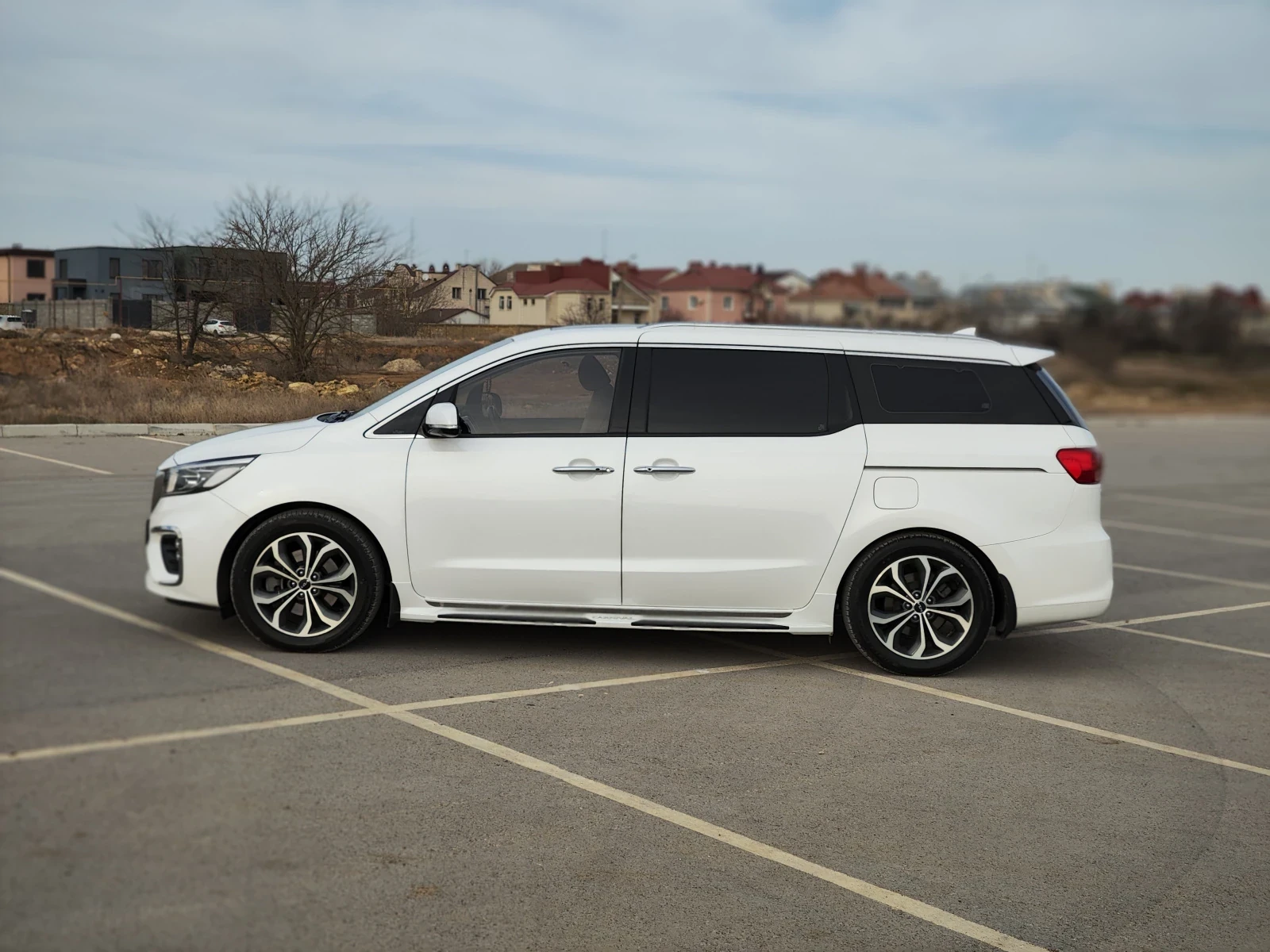 Kia Carnival, 2019г, передний привод, автомат