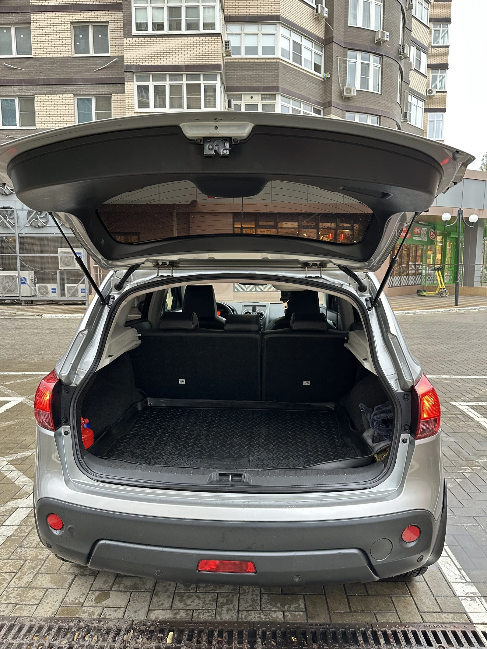 Nissan Qashqai, 2007г, передний привод, вариатор