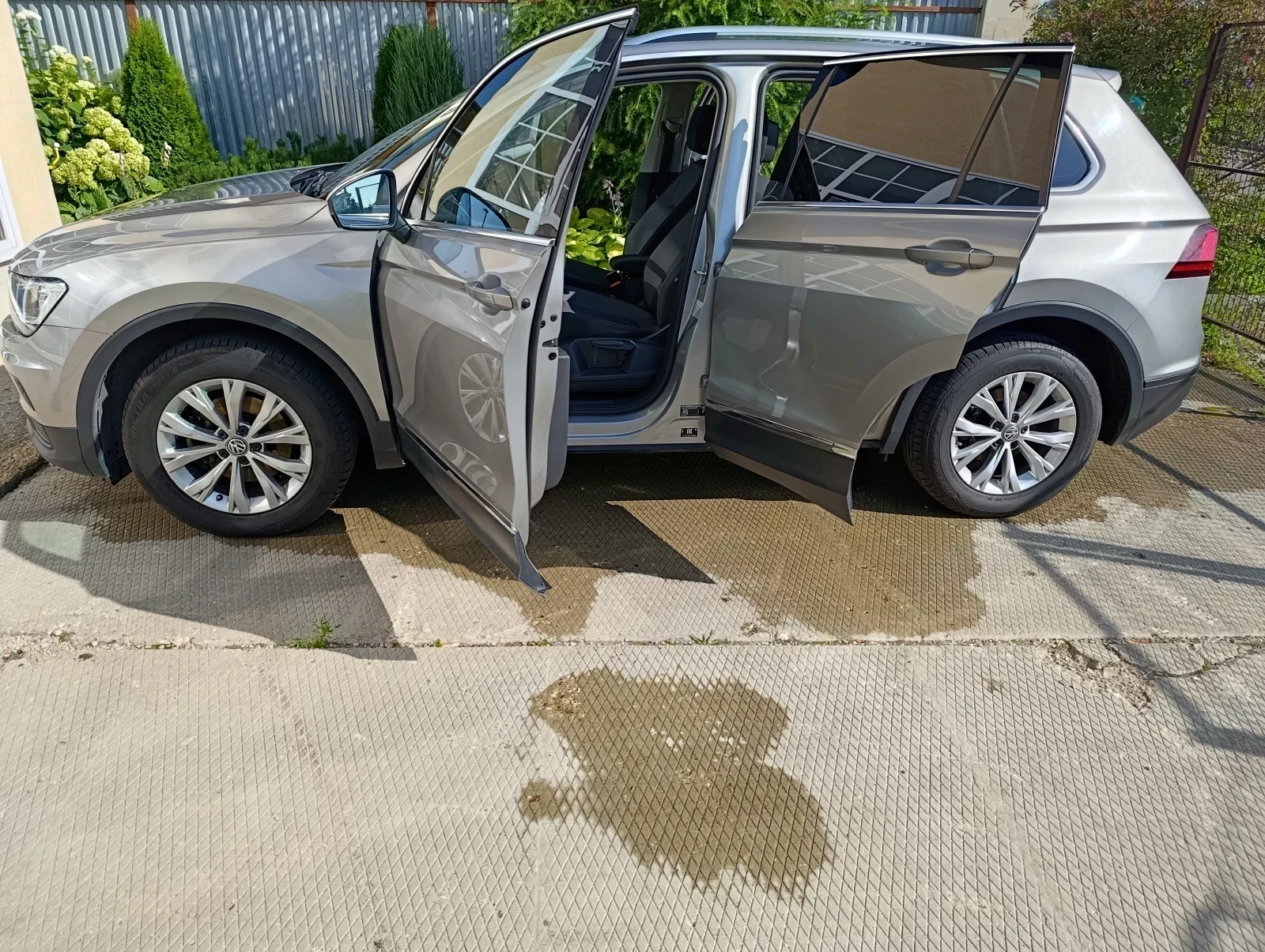 Volkswagen Tiguan, 2017г, передний привод, робот