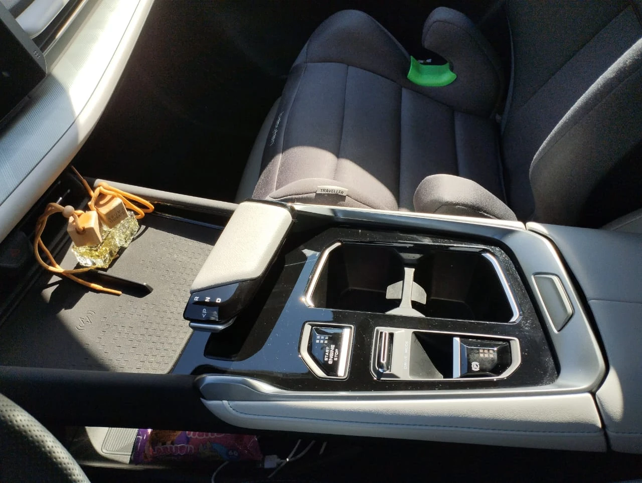 Changan UNI-T, 2023г, передний привод, робот