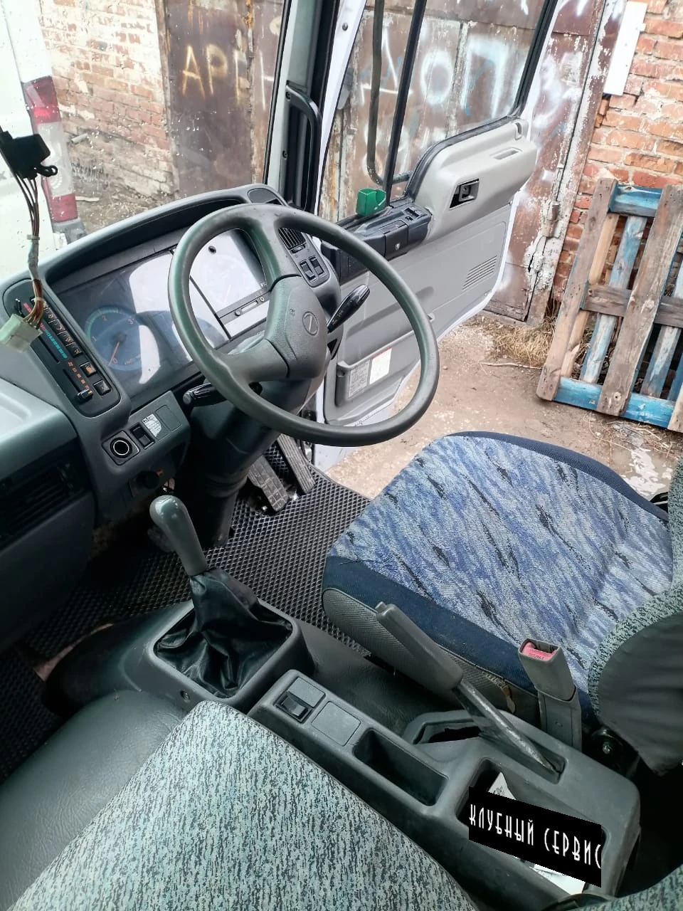 Hino Series 300, 1990г