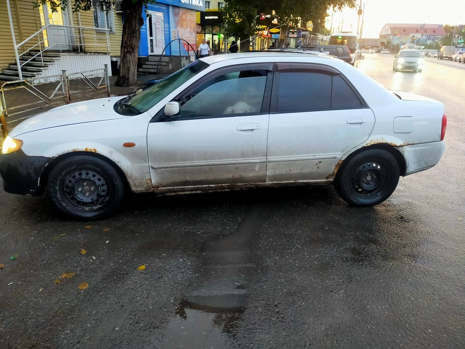 Mazda Familia, 2003г, передний привод, автомат