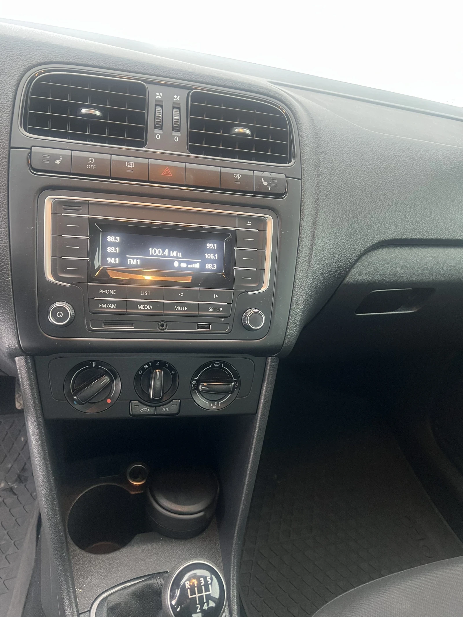 Volkswagen Polo, 2016г, передний привод, механика